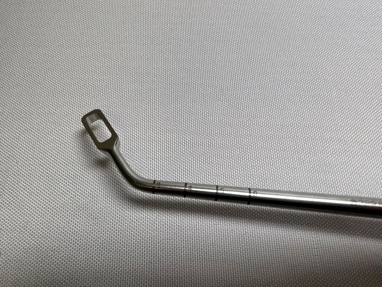 SYNTHES 389.866 Large Box 8mm Right Angled Curette US892 — photo 2