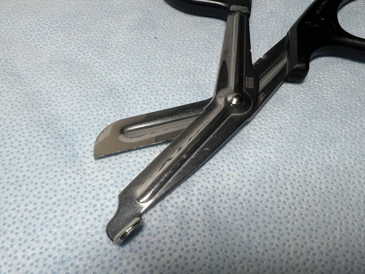 V. MUELLER SU2014-001 Universal Bandage Scissors — photo 2