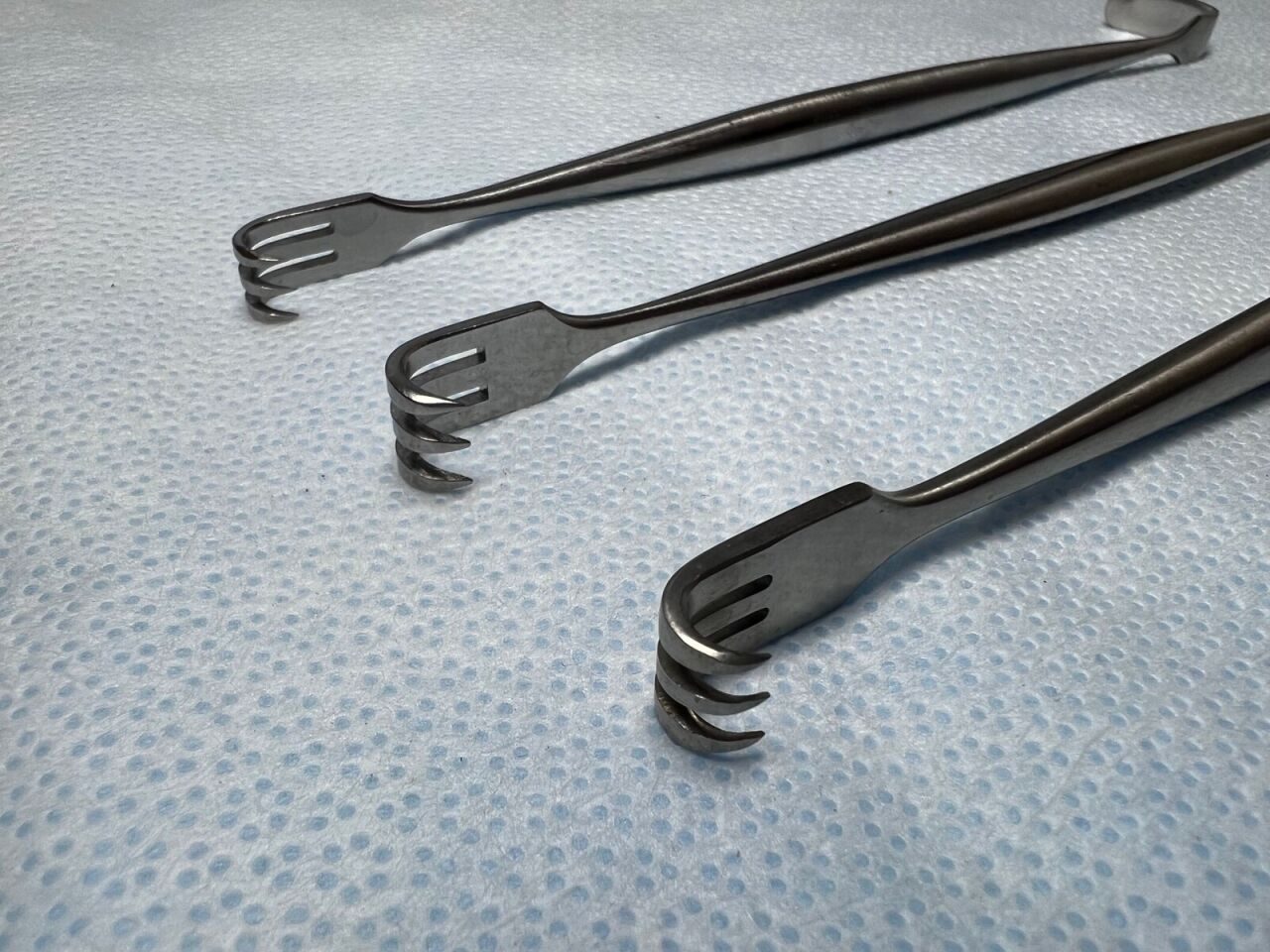 V. MUELLER  3 Prong Double-Ended Retractors — photo 3