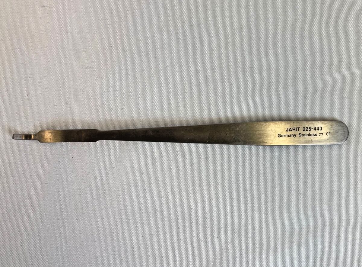 JARIT 225-440 Mini Hohmann Retractor 6mm x 6.5" Orthopedics Trauma — photo 1
