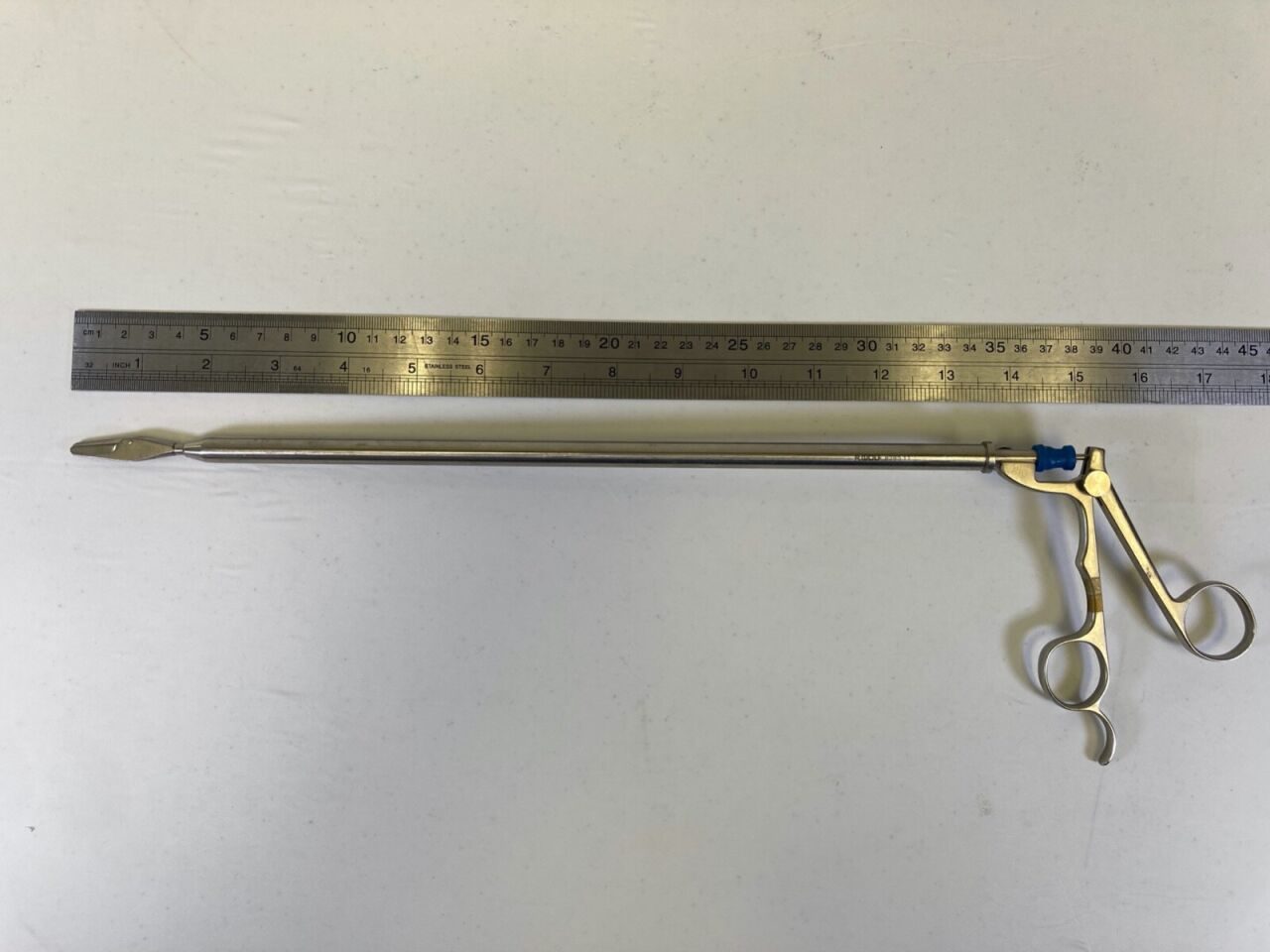 R. WOLF 8385.11 Straight Serrated Laparoscopic Scissor Forcep 10mm x 33cm — photo 8
