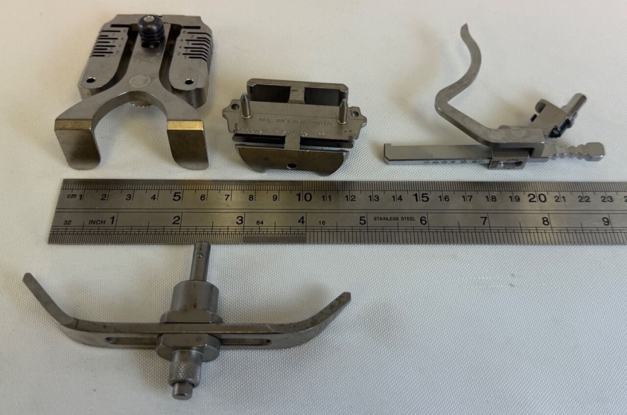 STRYKER Various Triathlon Parts Orthopedics TKR Knee Trauma — photo 10