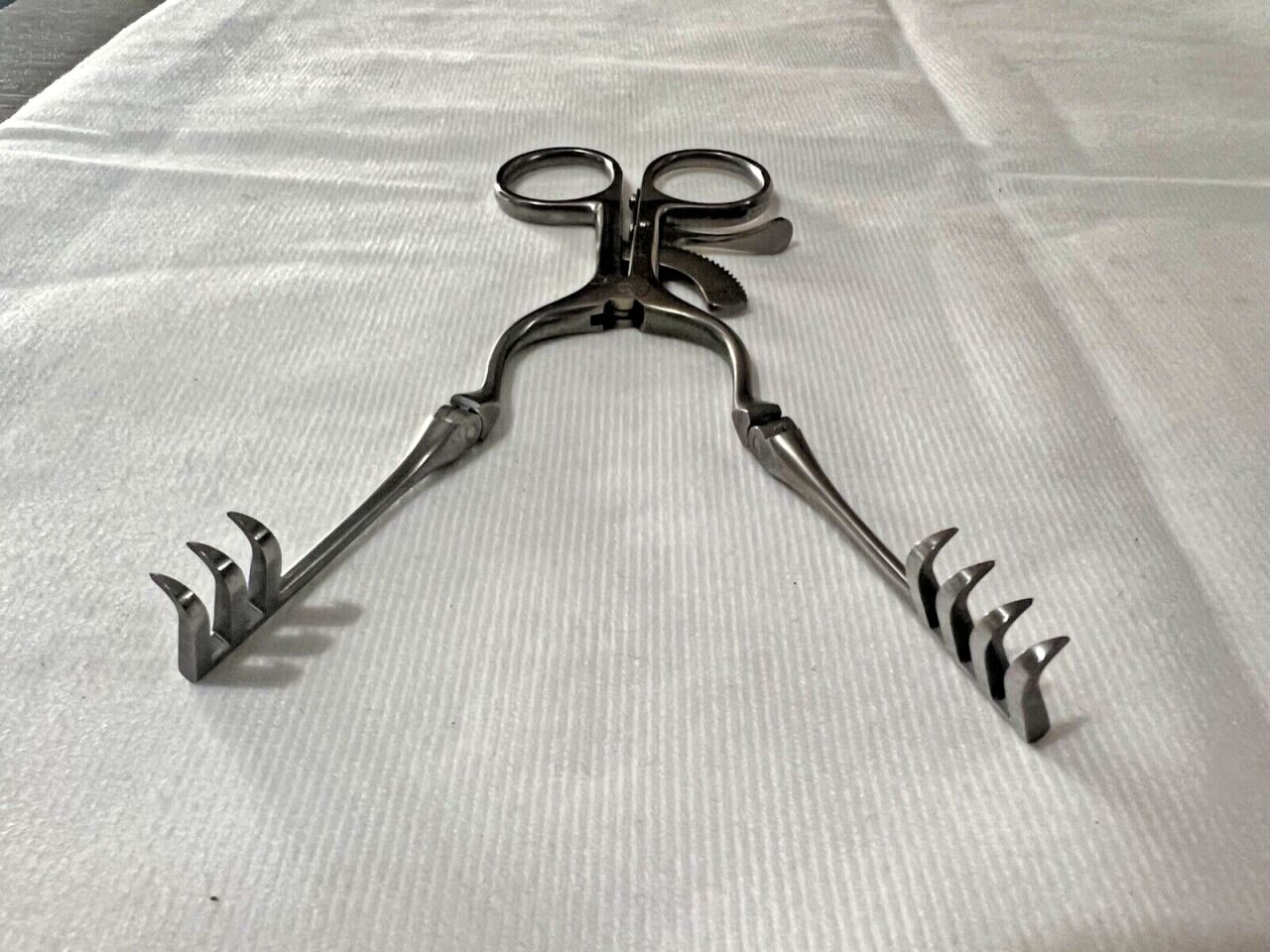 BOSS 18-3075 Weitlaner Retractor w/ Hinged Arms 3x4 Sharp Prongs 6-1/2" Length — photo 3