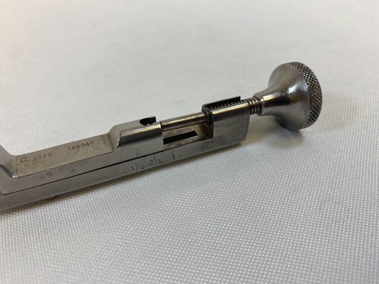ZIMMER 3210 Lowman Bone Clamp — photo 4