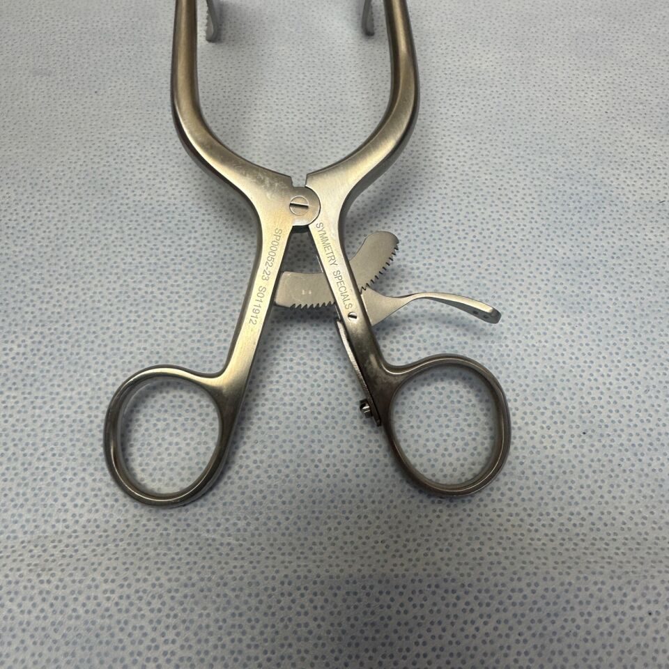CODMAN SP00052-23 Meyerding Retractor 55mmX20mm Blades — photo 6