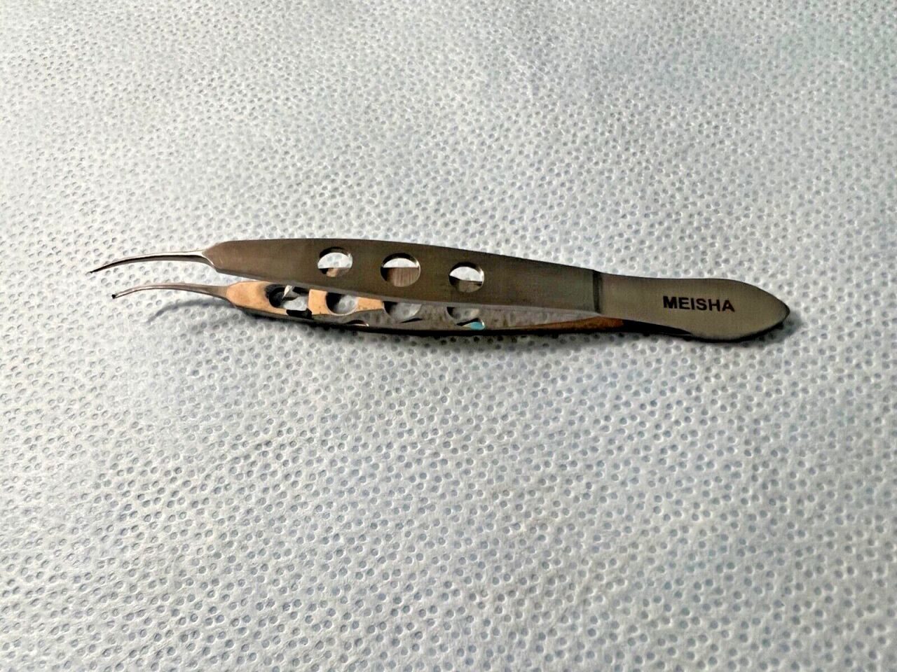Meisha Forceps w/ Lock 1X2 Teeth Curved Tips 4-1/8" — photo 1