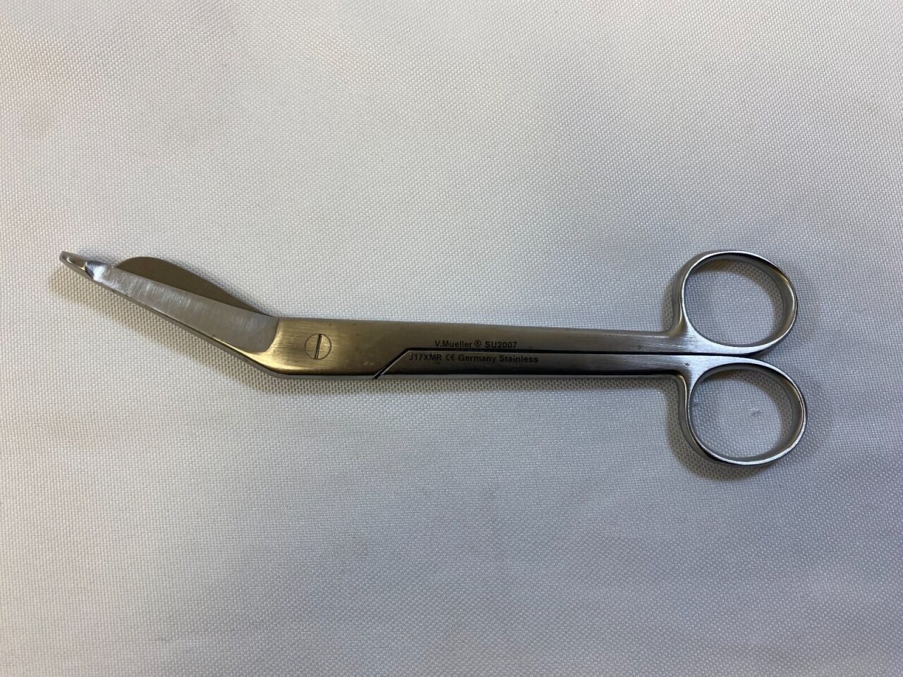 V. MUELLER SU2007 Angled Lister Bandage Scissors — photo 1