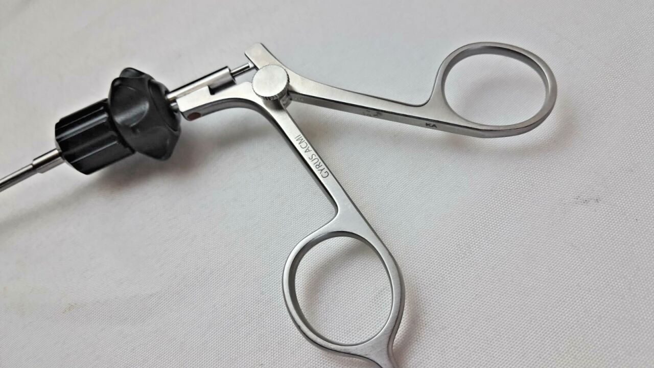 GYRUS ACMI RWG-337R Rigid Windowed Rotating Grasping Forceps — photo 2