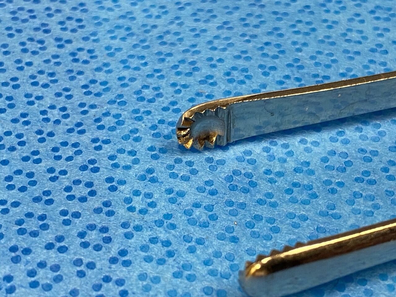 CODMAN 30-4221 7.0mm Russian Tissue Forceps 8" — photo 5