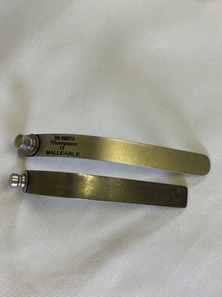 THOMPSON SURGICAL Various Cervical Retractor Blades Set w/ Case — photo 6