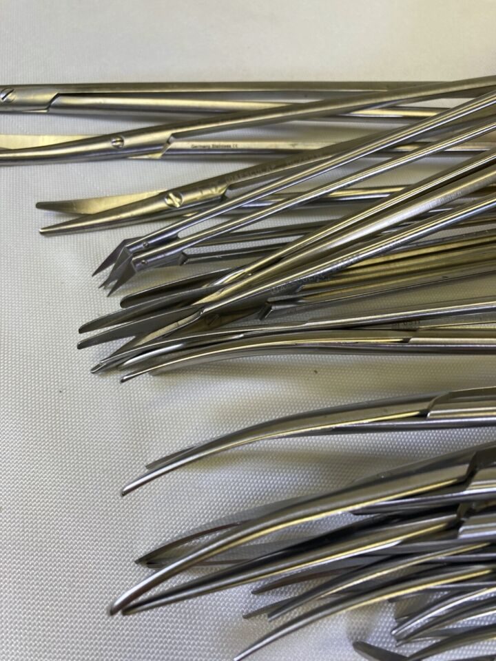 VARIOUS  Set of 19 V. Mueller Aesculap Jarit Carb Edge Diamond Edge Scissors w/ Stringer — photo 4