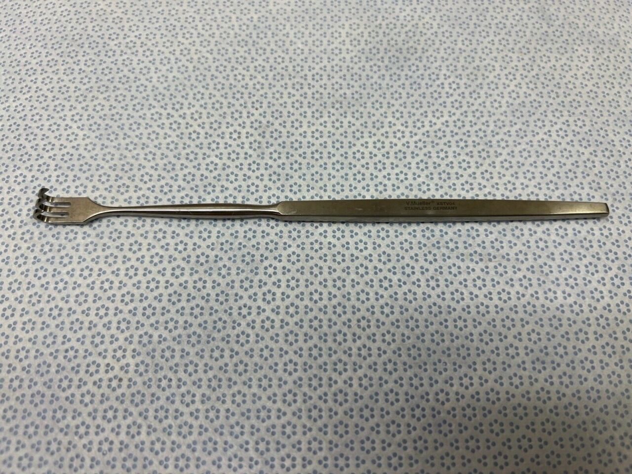 V. MUELLER BE422 Tracheal Retractor 3 Sharp Prong 6-1/2" — photo 1
