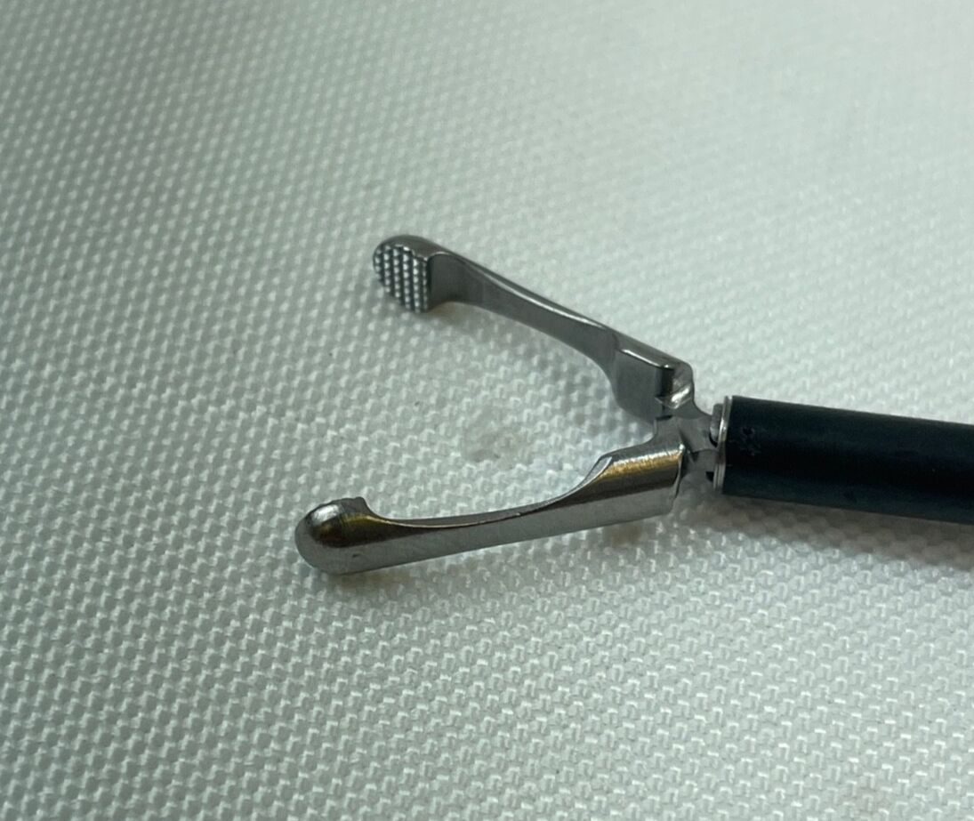 OLYMPUS A64040A HiQ Grasping Forcep w/ Lumen 5mm x 36cm Monopolar Laparoscopic — photo 3