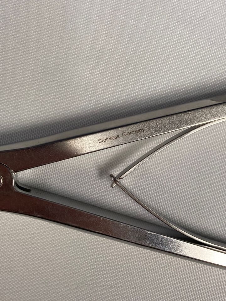 SYNTHES 388.4  USS Straight Distraction Forceps< — photo 4