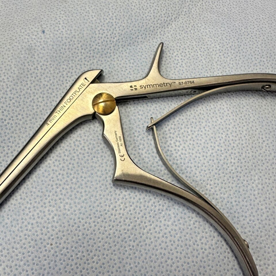 SYMMETRY 57-0764 Cervical Kerrison Rongeur 40deg X 4mm UpBite Thin Footplate — photo 8