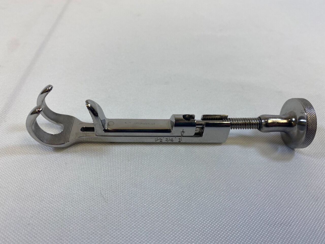 SKLAR  Lowman Adjustable Bone Clamp 1 x 2 Prong Jaw