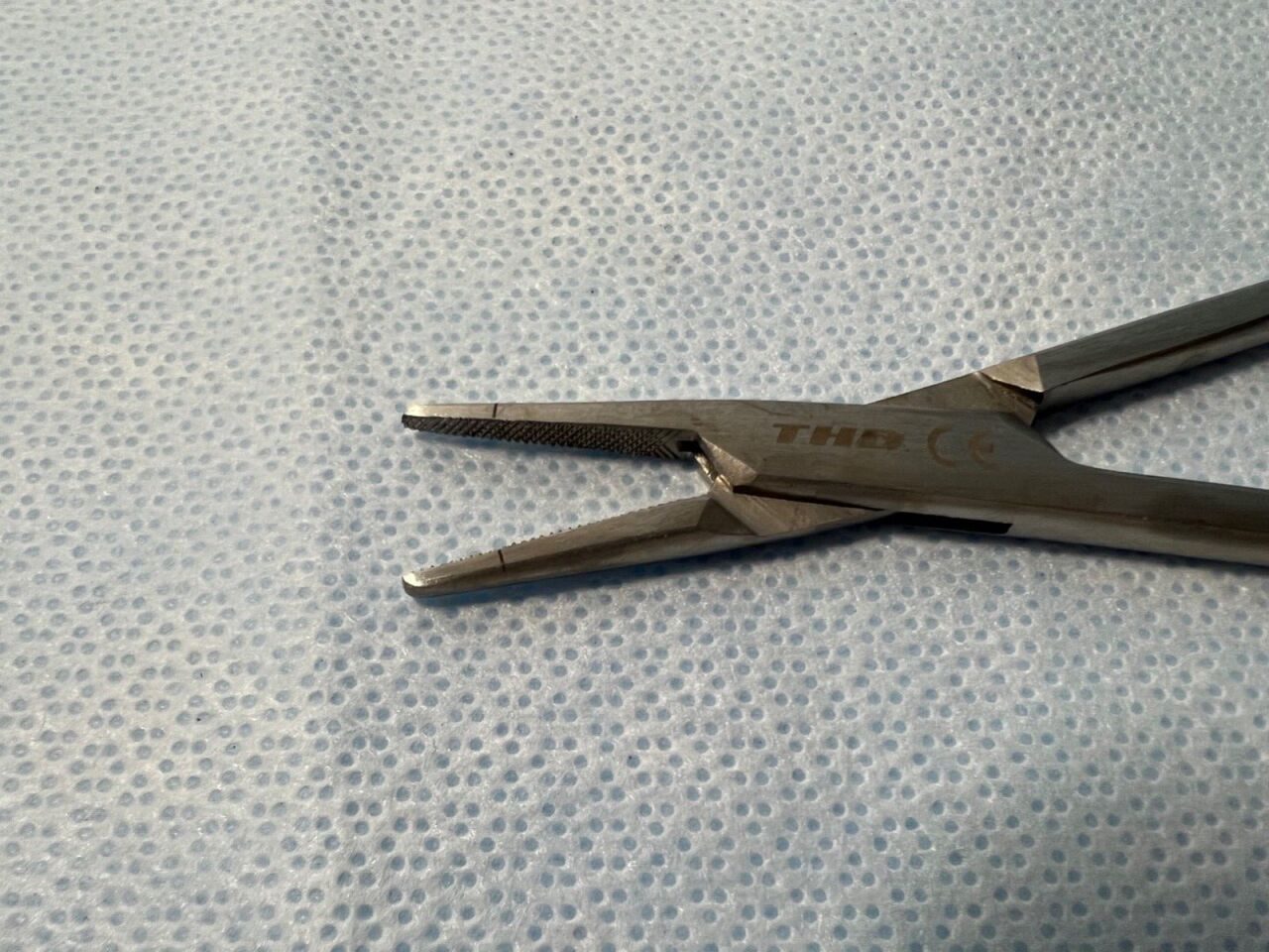 THD  Surgical Needle Holders Serrated Tips 8" Length — photo 2