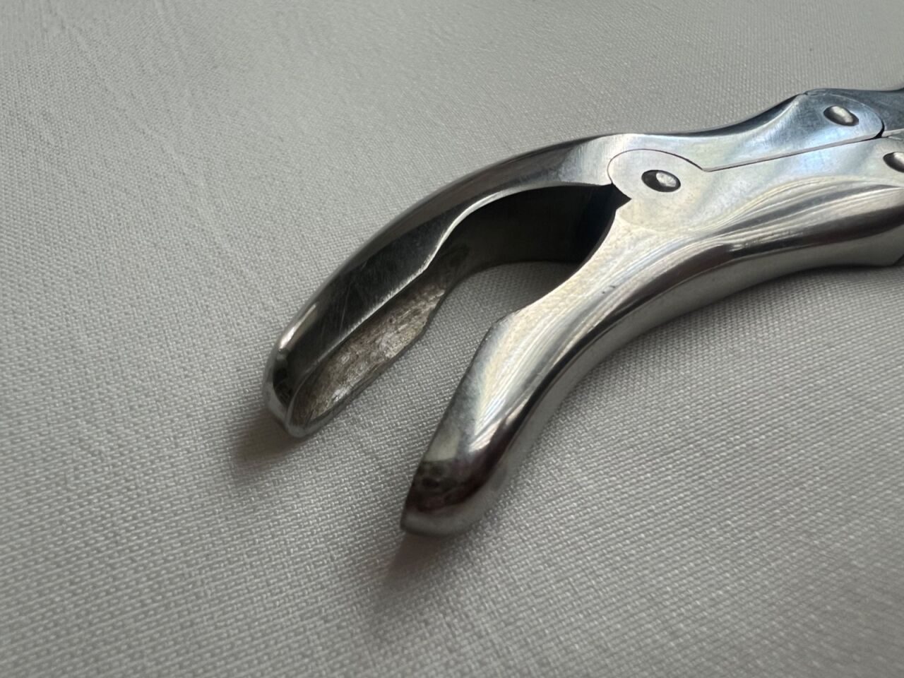 ZIMMER 3319 Orthopedic Bone Rongeur 6mm Curved Jaws 7-1/4" Length — photo 2