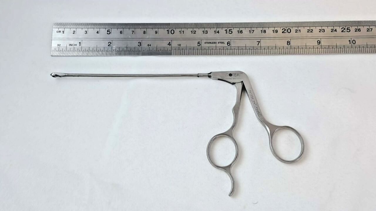 ARTHROTEK 901252 Arthroscopic 2.75mm Right Wide BackBiter Punch — photo 5