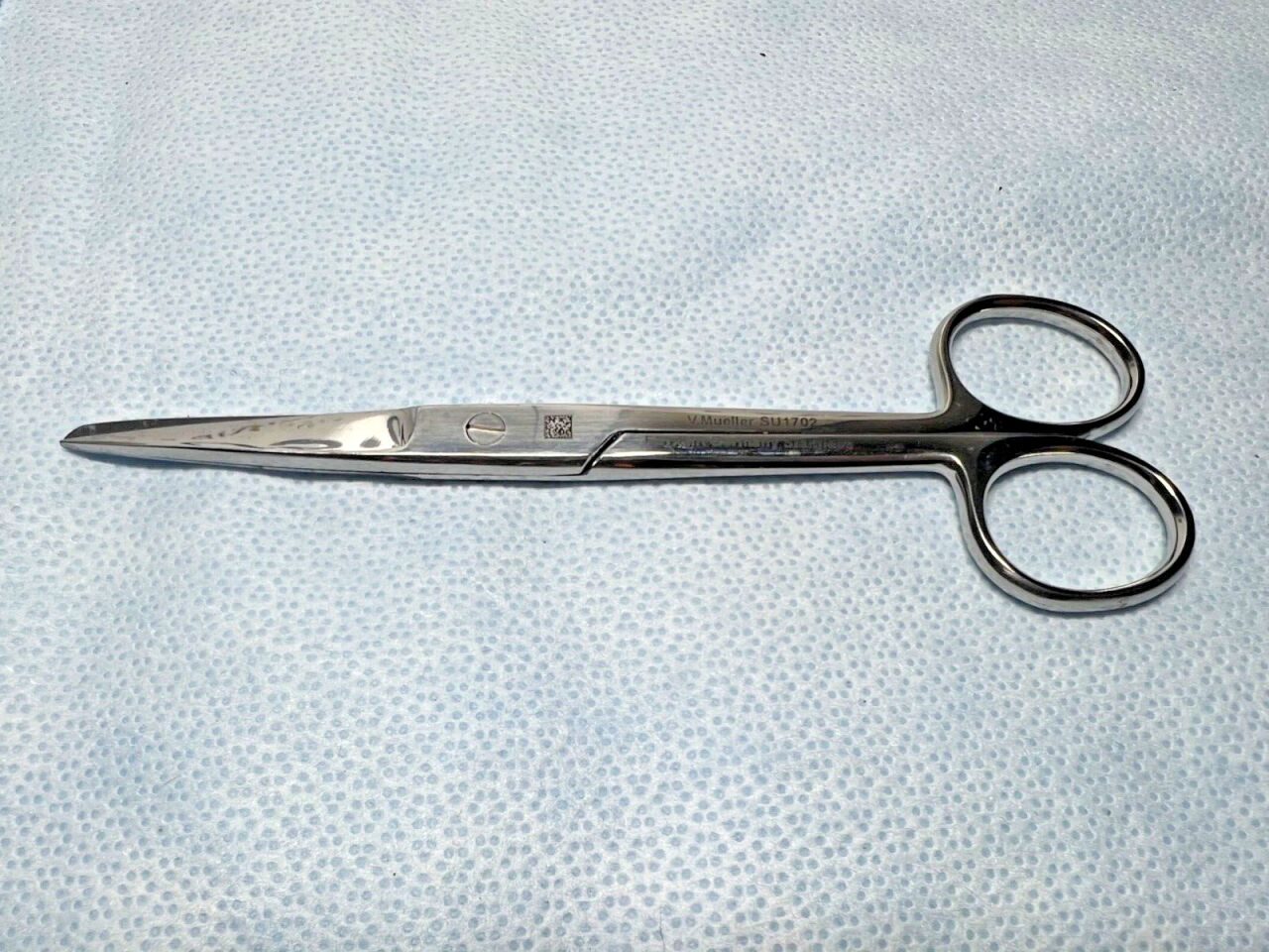 V. MUELLER SU1702 Straight Blunt/Sharp Operating Scissors