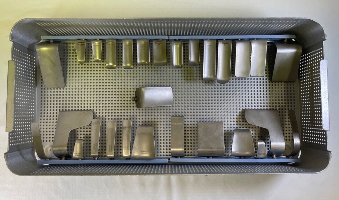 THOMPSON SURGICAL Various Cervical Retractor Blades Set w/ Case — photo 1