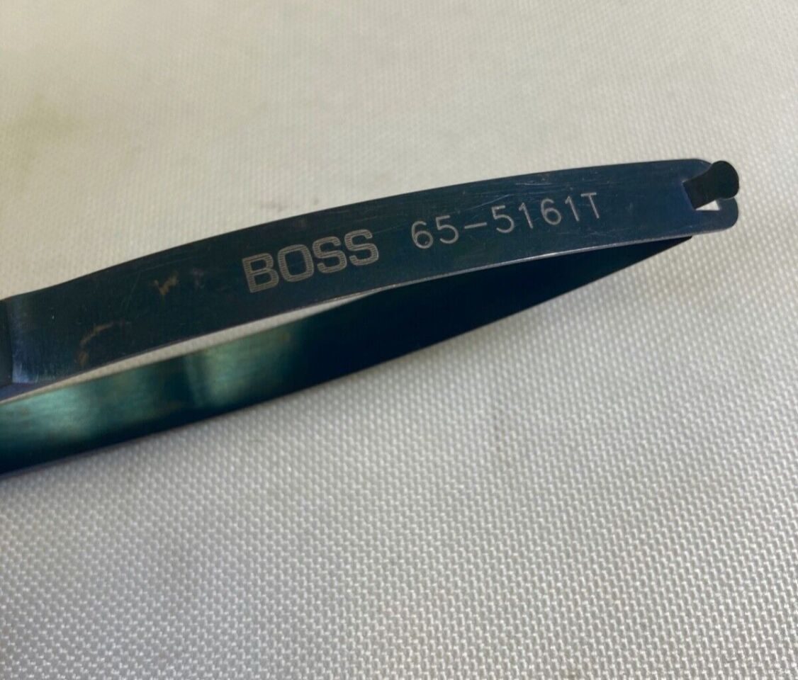 BOSS INSTRUMENTS 65-5161T LightTouch Streamline Titanium Needle Holder w/ Lock — photo 2