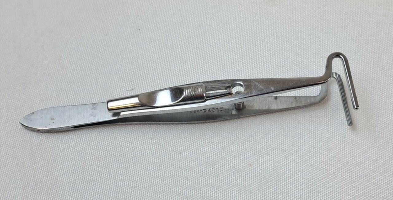KARL STORZ E2500 Berke Ptosis Forceps 3-7/8" w/ Slide Lock — photo 1