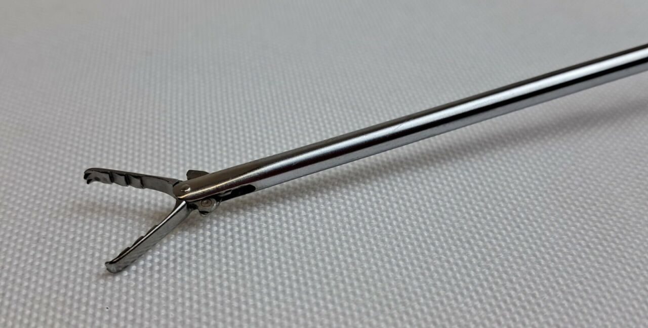 KARL STORZ 26180 M Atraumatic D/A Laparoscopic Standard Grasping Forceps — photo 3