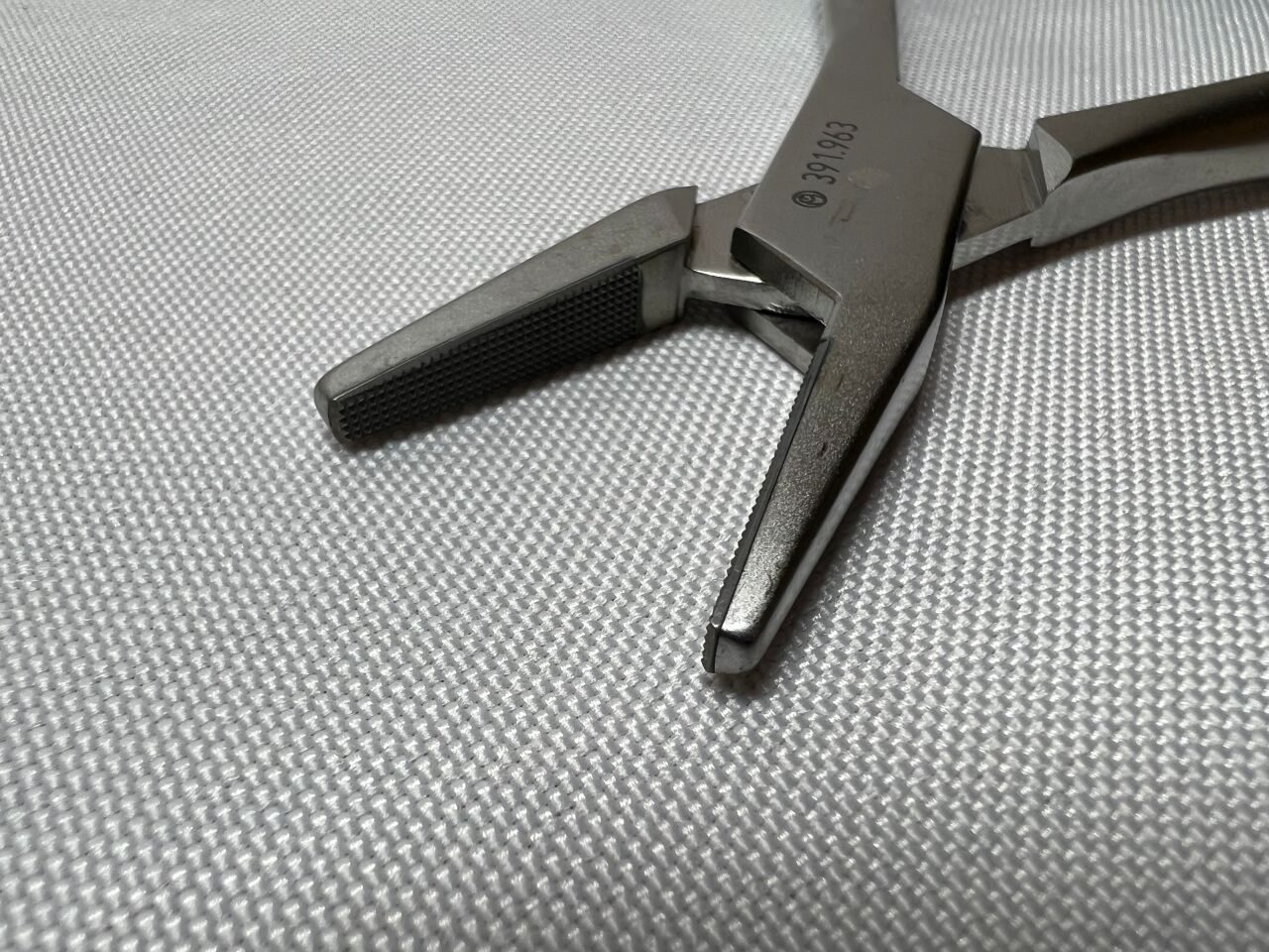 SYNTHES 391.963 Universal Bending Pliers — photo 3