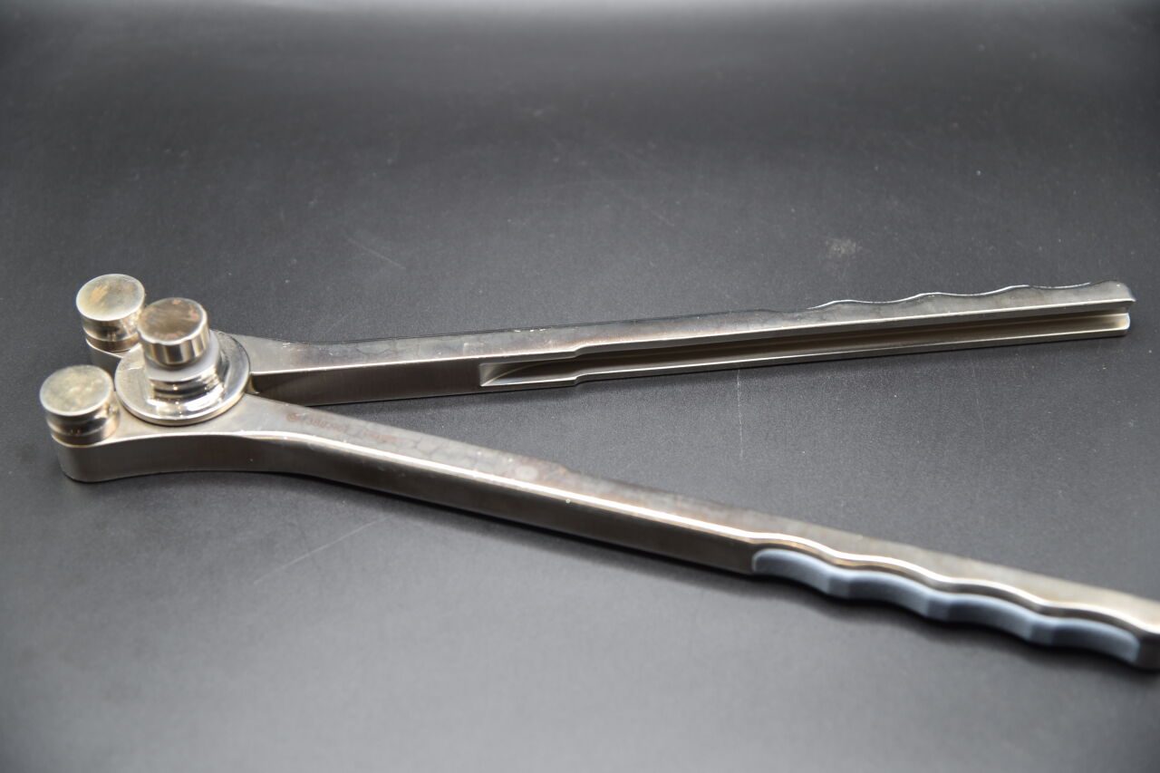 SYNTHES 388.961 SURGICAL ROD BENDER