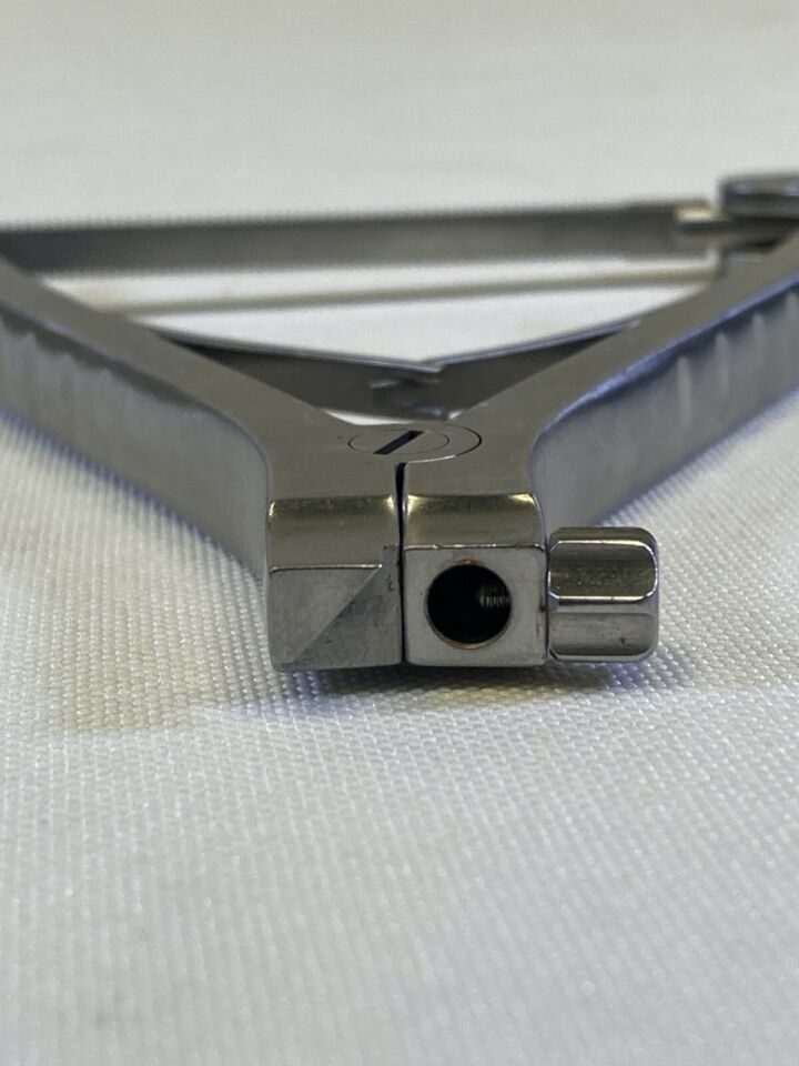 STRYKER XPI011001 Easy Step Reduction Forcep Handle w/ Ratchet — photo 6