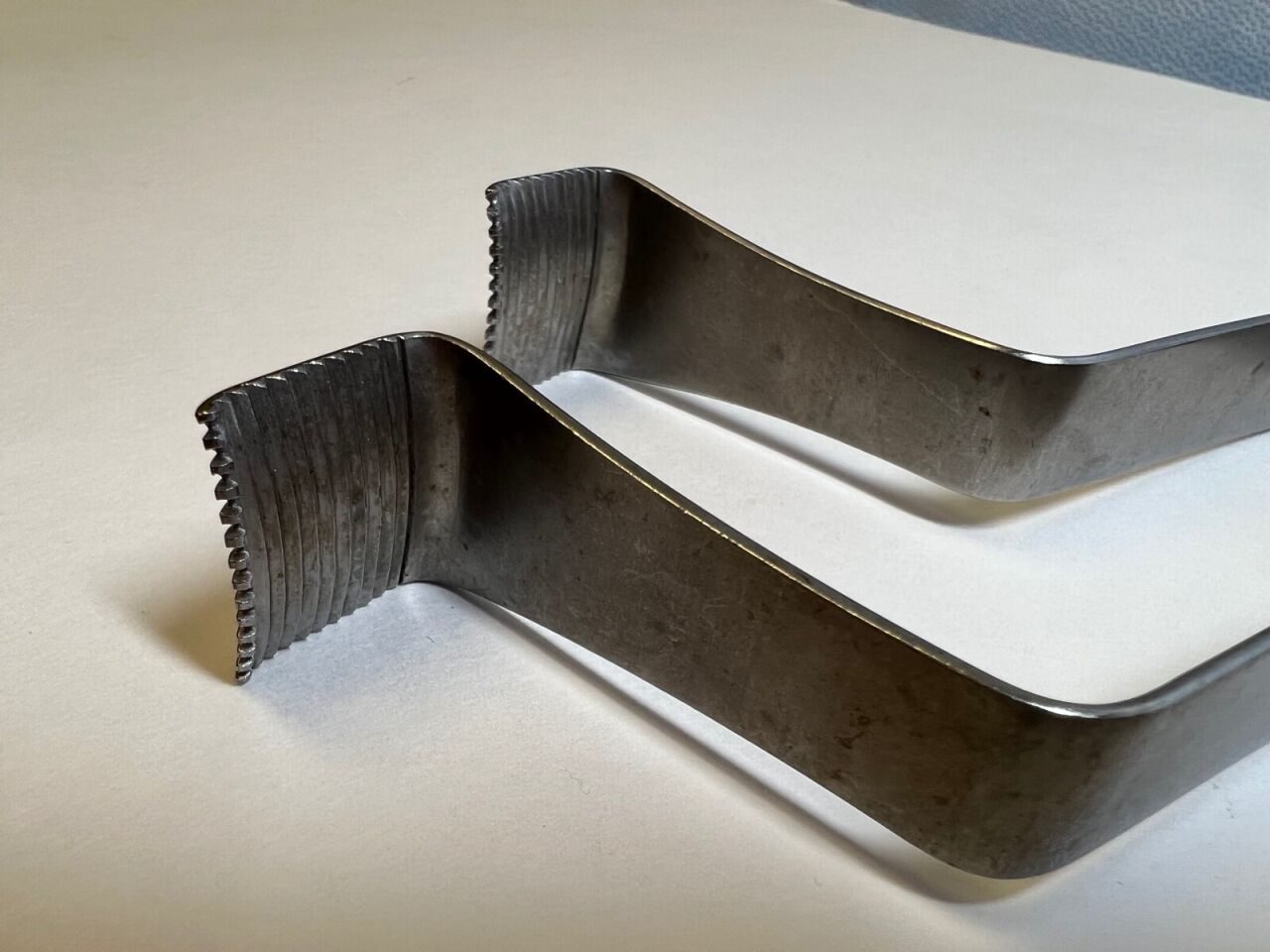 Pair of 2 'Z' Shaped Serrated Retractors — photo 3