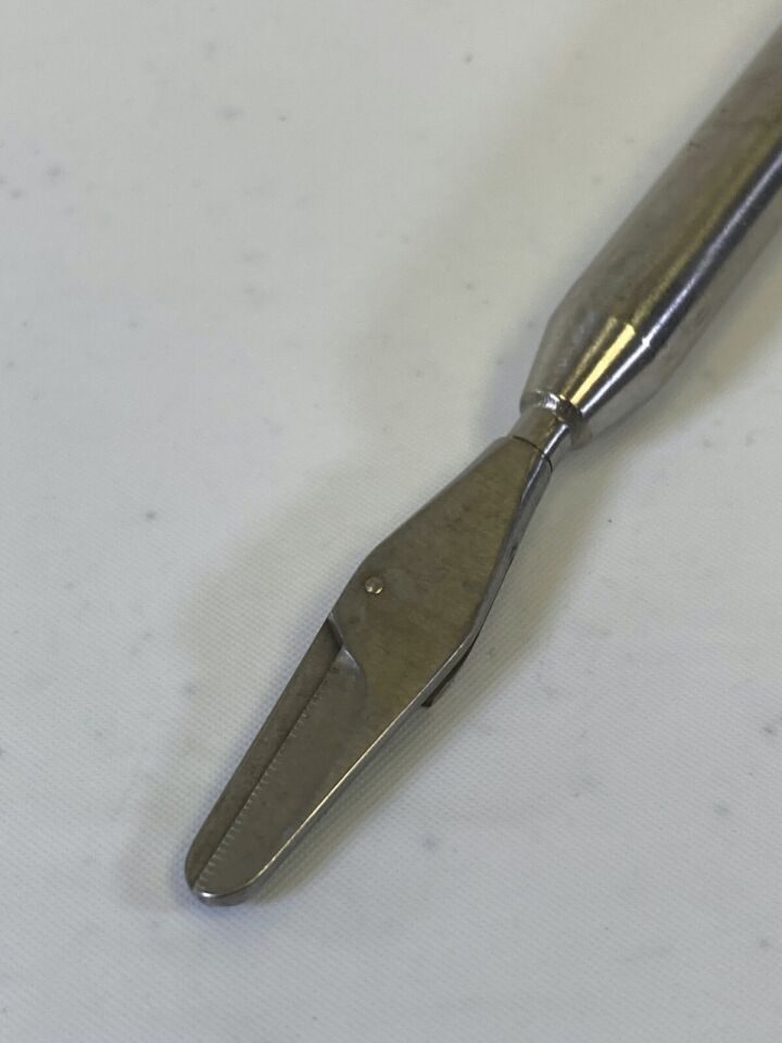 R. WOLF 8385.11 Straight Serrated Laparoscopic Scissor Forcep 10mm x 33cm — photo 4