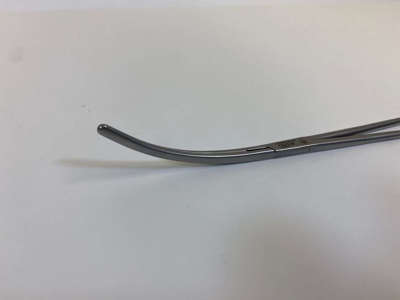 AESCULAP FB633R DeBakey Tangential Occlusion Clamp Curved — photo 2