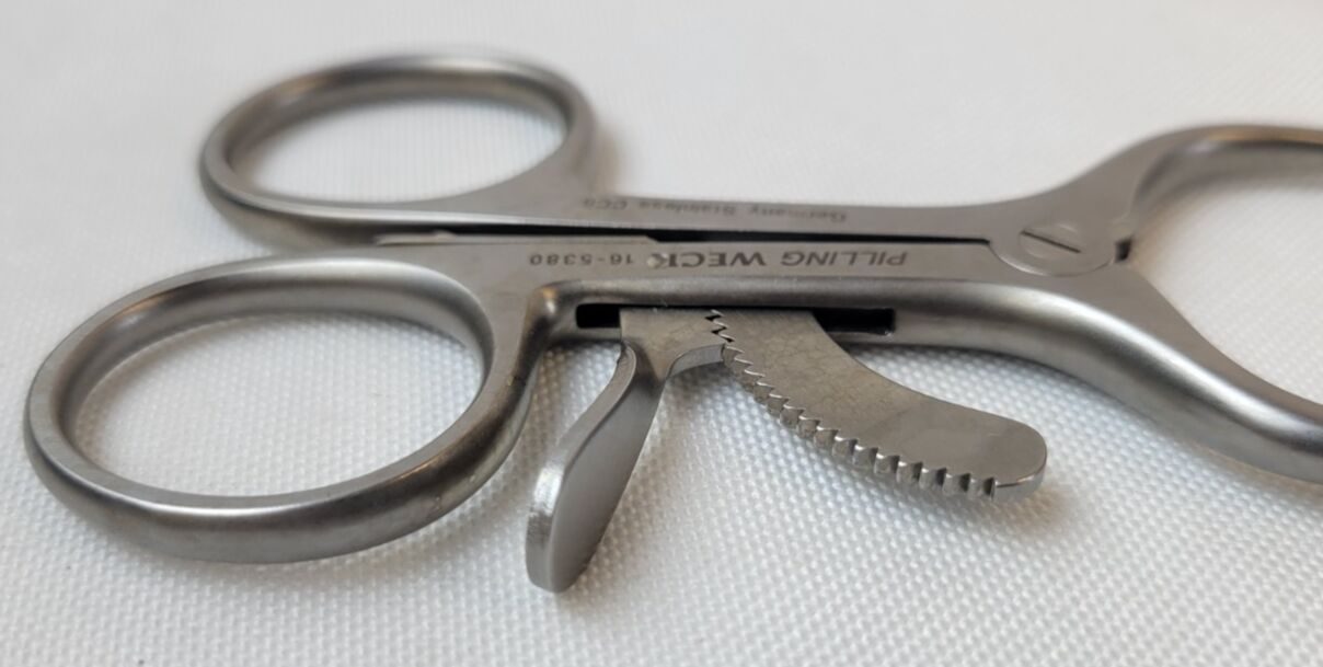 PILLING 16-5380 Beckman-Weitlaner Retractor, Blunt, 4 X 3 Prong, Hinged, 6" — photo 8