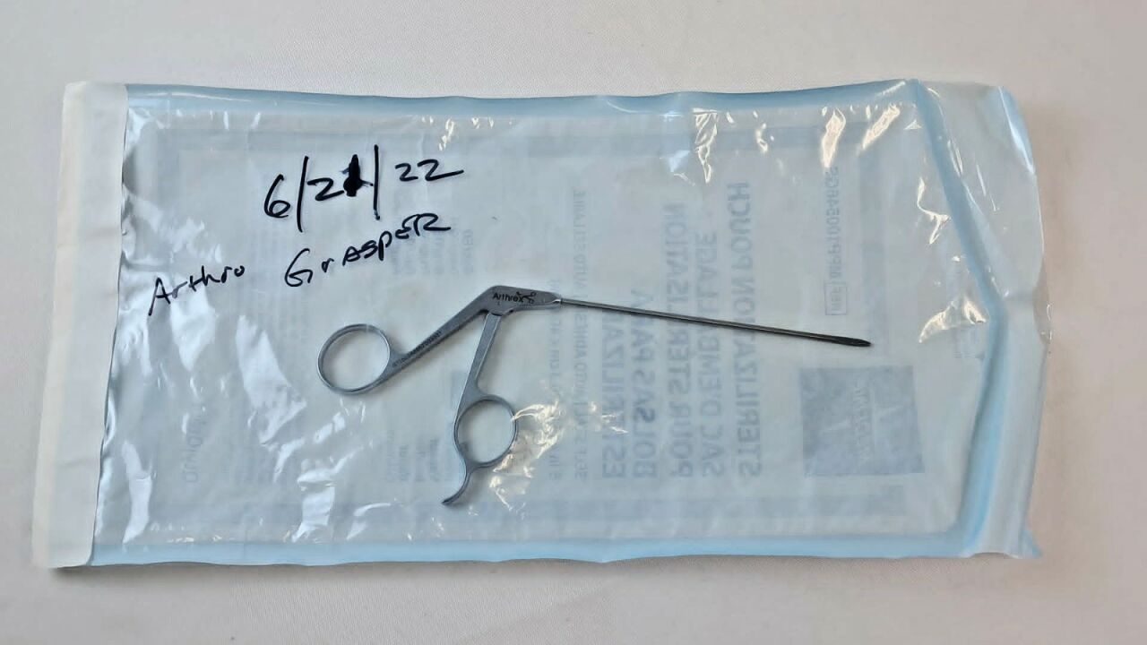 ARTHREX AR-11700NR Pointed Straight Tip Grasper 2.75mm Straight Shaft — photo 2
