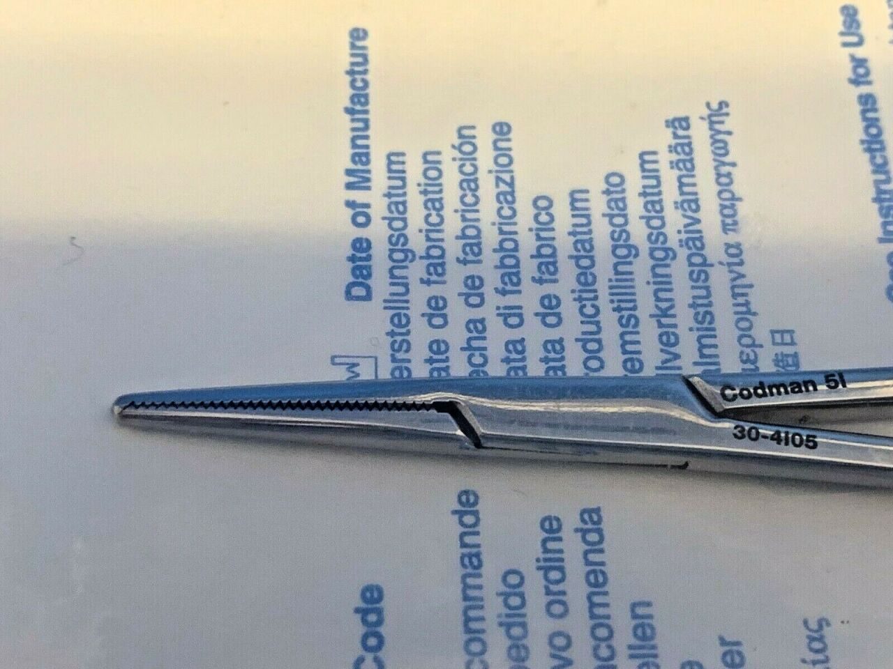 CODMAN 30-4105 Halsted Hemostatic Forceps Straight 1X2 Teeth 5" — photo 3