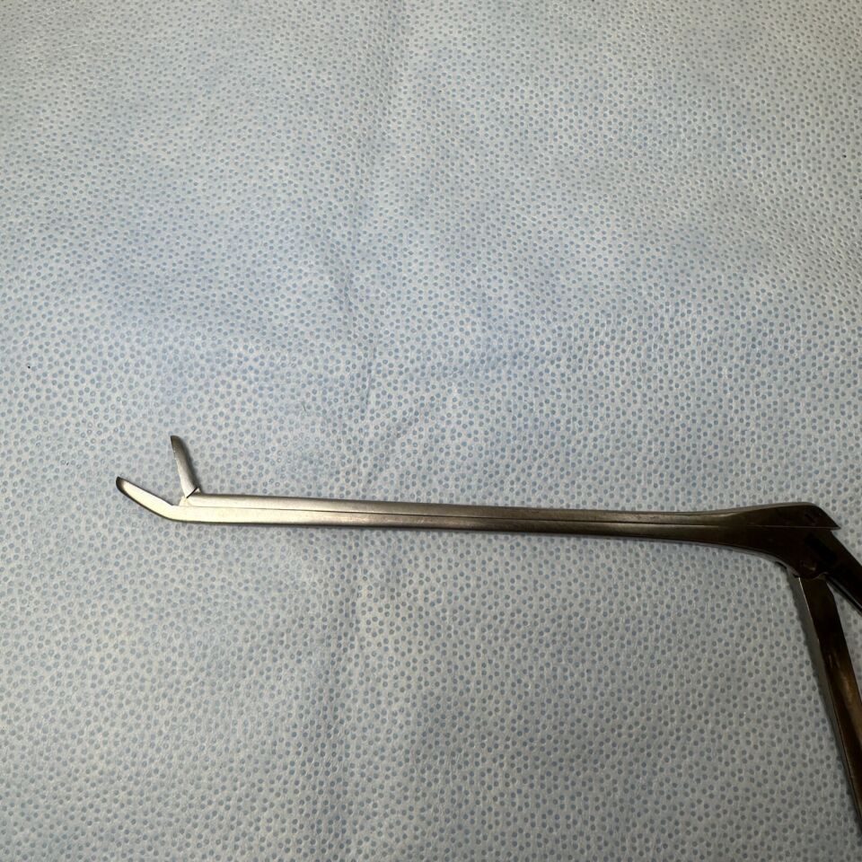 V. MUELLER NL6220-002 Cushing Rongeur Angled Up Tip 2 X 10 mm Bite — photo 2