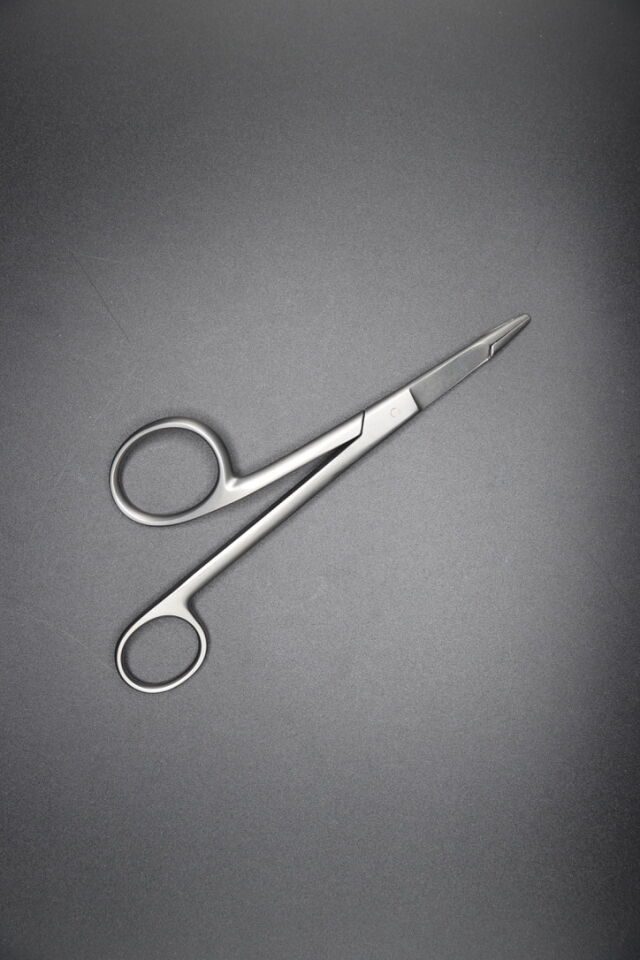 AESCULAP BM299R GILLIES NEEDLE HOLDER, SCISSORS SERRATED 160MM
