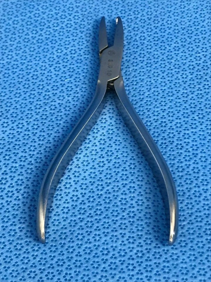 SYNTHES 329.10 Plate Bending Pliers — photo 5
