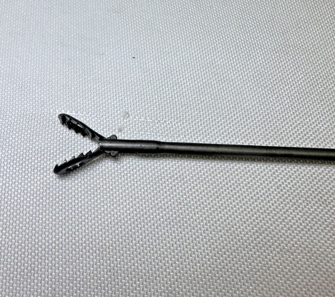 KARL STORZ 8662G Laryngoforce 11x7mm Oval Bite 10" 22CM Grasping Forceps — photo 6