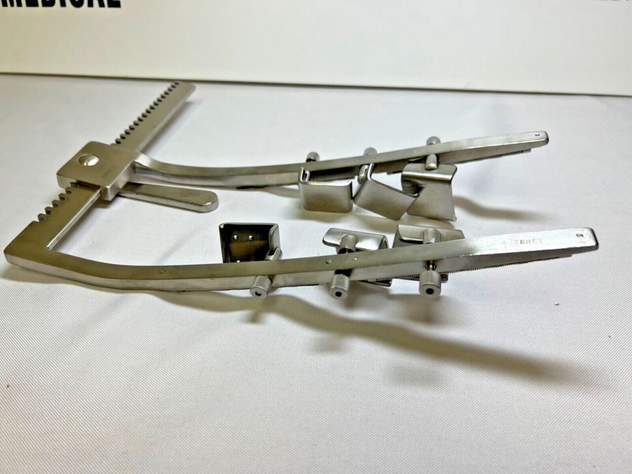 CODMAN Ankeney Sternal Retractor — photo 3