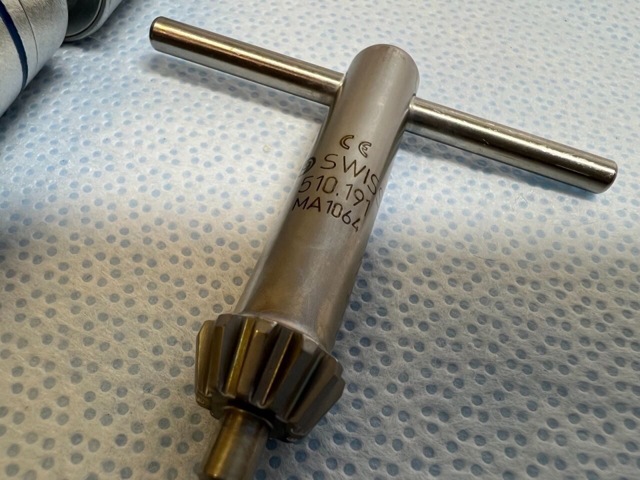 SYNTHES 05.001.253 Chuck Attachment w/ Drill Key — photo 4