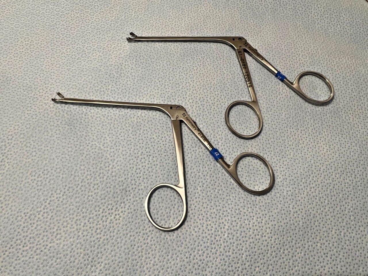 SYMMETRY 61-0122 Set Of 2 Hartman-Herzfeld Cup Forceps 3mmX6mm Jaws 5-1/4" ENT — photo 1