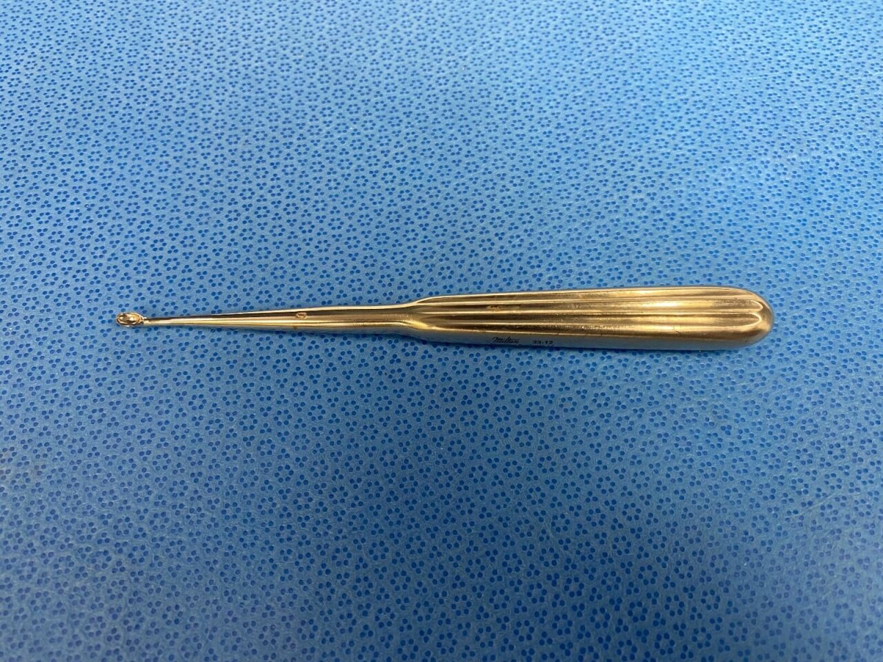MILTEX 33-12 Single-ended Hollow Handle with Grooves Size 0 Tip Oval Cup 6.25"