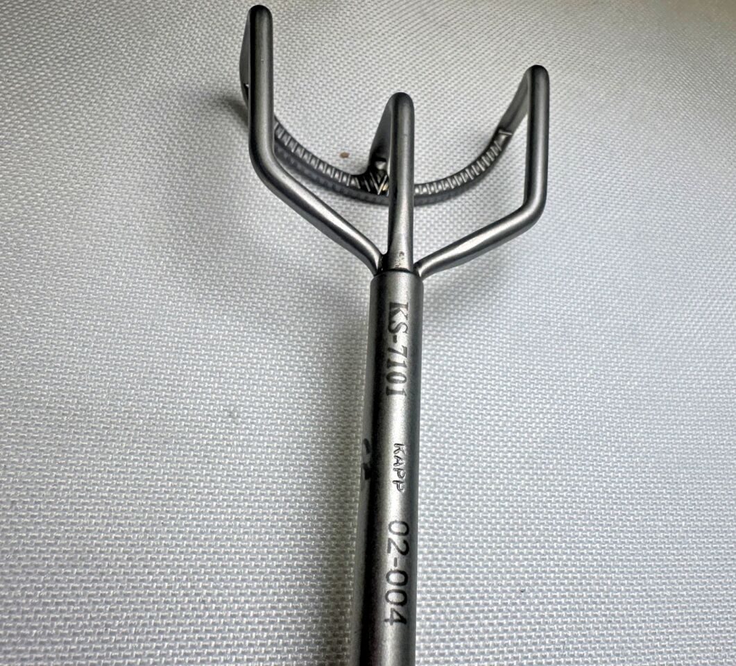 KAPP SURGICAL KS-7101 22cm Tricuspid Retractor Blade Cosgrove Valve System — photo 5