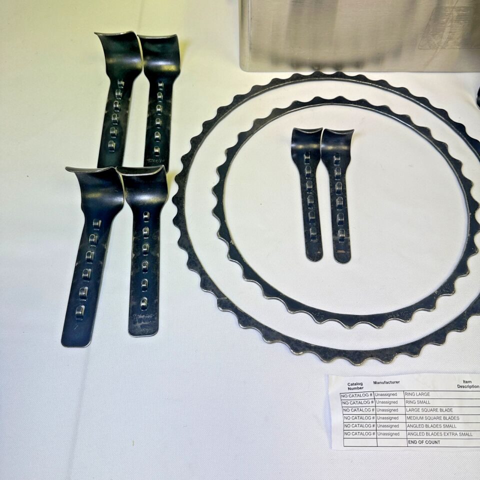 V. MUELLER Various 14 Piece Turner-Warwick Black Retractor Set w Pan — photo 4