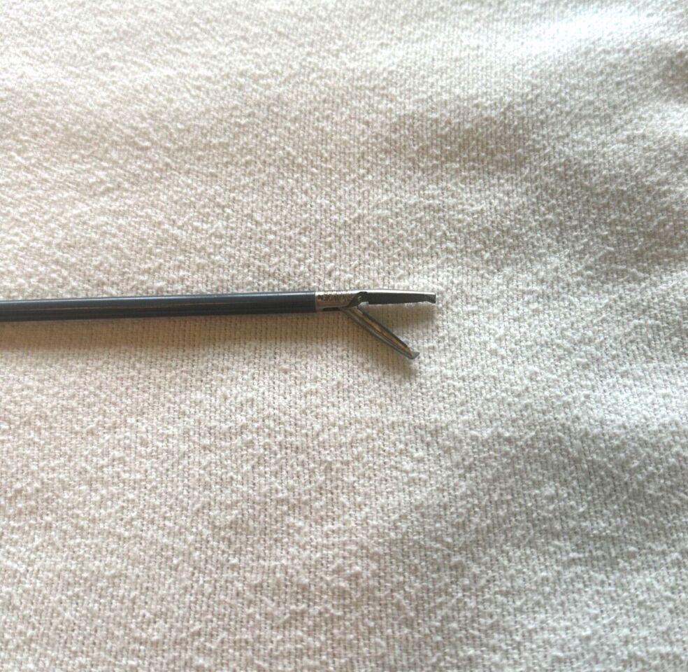 SNOWDEN-PENCER 90-7878 Laparoscopic 5mm Fenestrated Grasping Forceps — photo 2