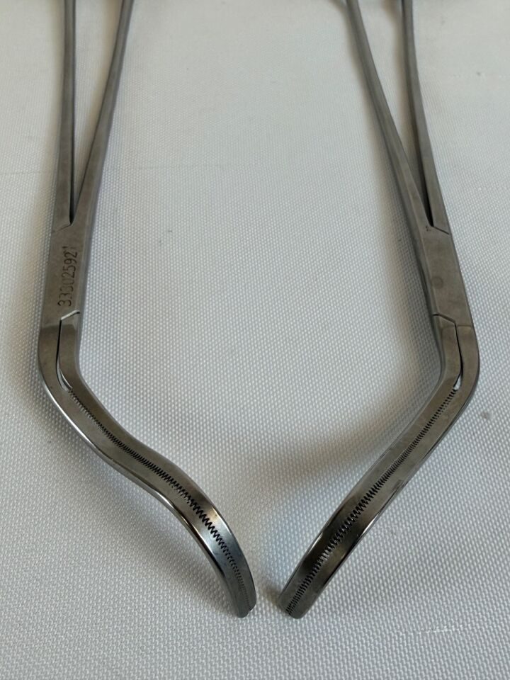 V. MUELLER GU8865 GU8866 Pair Poutasse Renal Artery Forceps L&R — photo 6