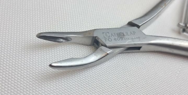 AESCULAP FO409R Holding Forceps 5-3/4" — photo 3